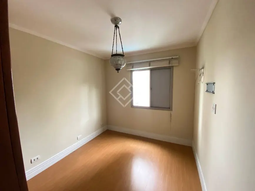 Apartamento com 3 quartos para alugar, 75m2 em Aclimação, São Paulo - SP - imagem 9 Foto 9 de Apartamento com 3 quartos para alugar, 75m2 em Aclimação, São Paulo - SP