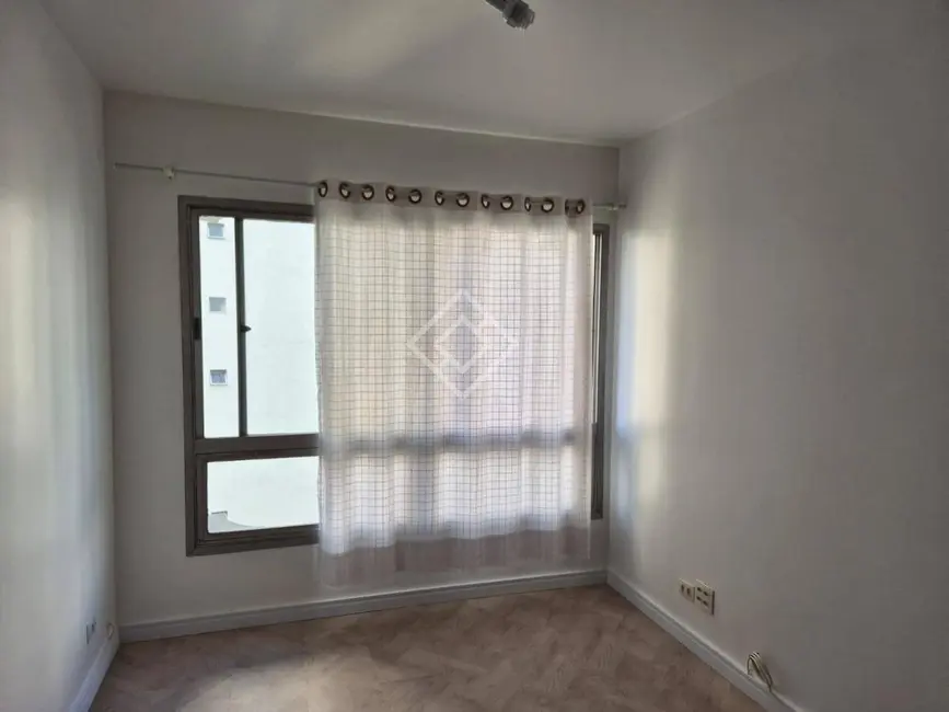 Foto 2 de Apartamento com 3 quartos para alugar, 65m2 em Aclimação, São Paulo - SP