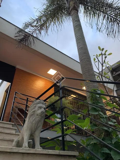 Foto 1 de Casa com 3 quartos à venda, 210m2 em Vila Bertioga, São Paulo - SP