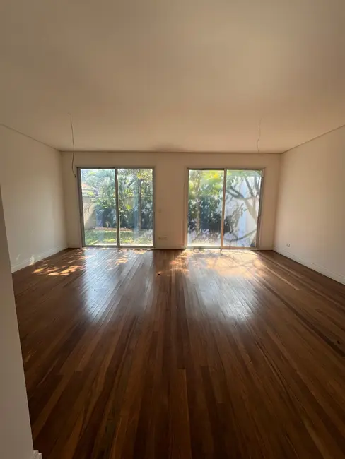 Foto 1 de Casa de Condomínio com 4 quartos à venda, 320m2 em Real Parque, São Paulo - SP