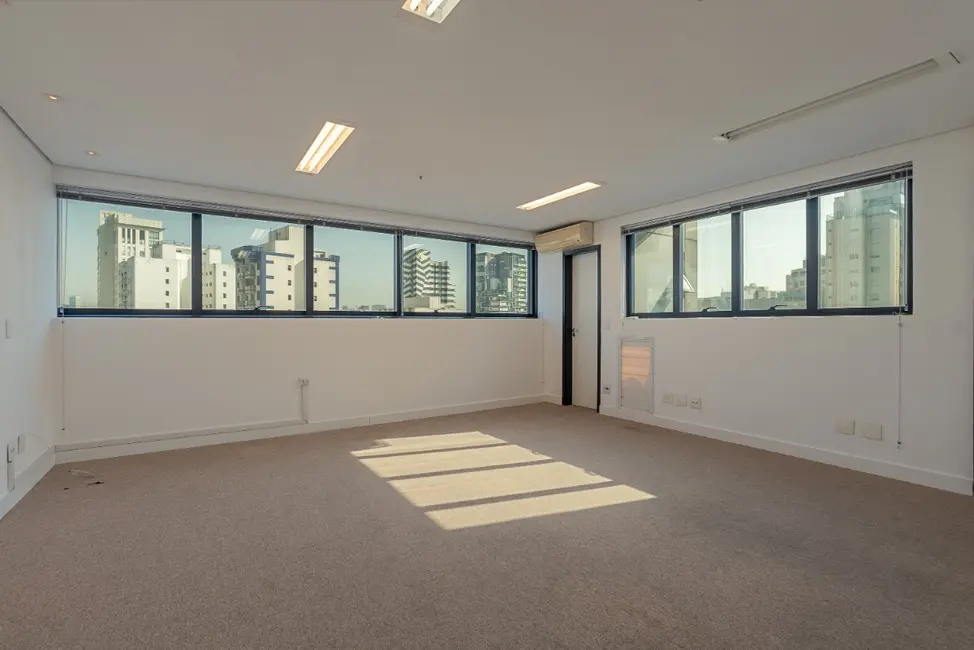 Foto 2 de Sala Comercial à venda, 34m2 em Vila Uberabinha, São Paulo - SP