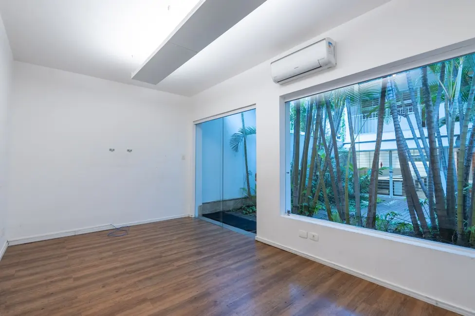 Sobrado com 3 quartos à venda, 216m2 em Jardim Paulistano, São Paulo - SP - imagem 9 Foto 9 de Sobrado com 3 quartos à venda, 216m2 em Jardim Paulistano, São Paulo - SP