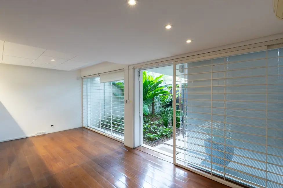 Sobrado com 3 quartos à venda, 216m2 em Jardim Paulistano, São Paulo - SP - imagem 1 Foto 1 de Sobrado com 3 quartos à venda, 216m2 em Jardim Paulistano, São Paulo - SP