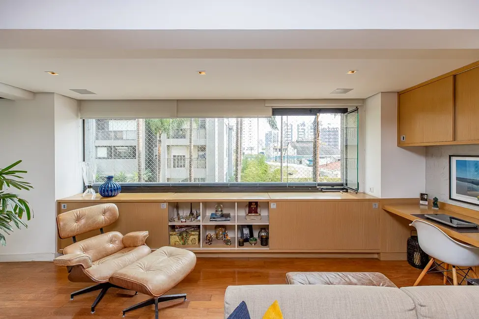 Apartamento com 3 quartos à venda, 137m2 em Moema, São Paulo - SP - imagem 8 Foto 8 de Apartamento com 3 quartos à venda, 137m2 em Moema, São Paulo - SP