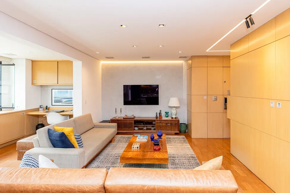 Apartamento com 3 quartos à venda, 137m2 em Moema, São Paulo - SP - imagem 2 Foto 2 de Apartamento com 3 quartos à venda, 137m2 em Moema, São Paulo - SP