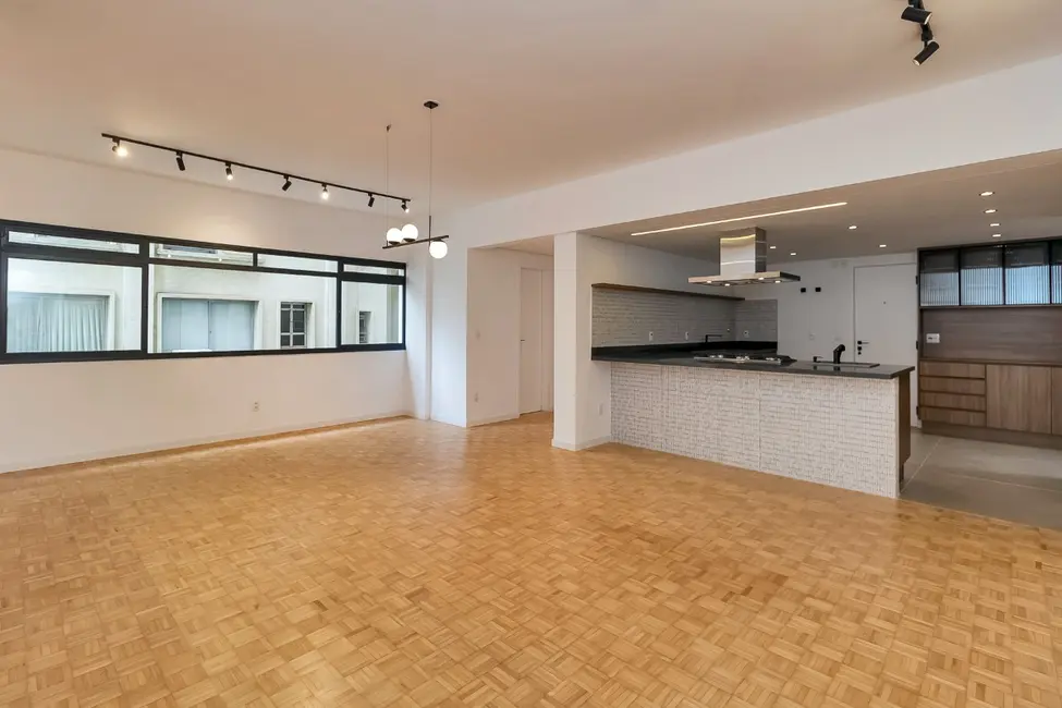 Apartamento com 3 quartos à venda, 220m2 em Cerqueira César, São Paulo - SP - imagem 2 Foto 2 de Apartamento com 3 quartos à venda, 220m2 em Cerqueira César, São Paulo - SP