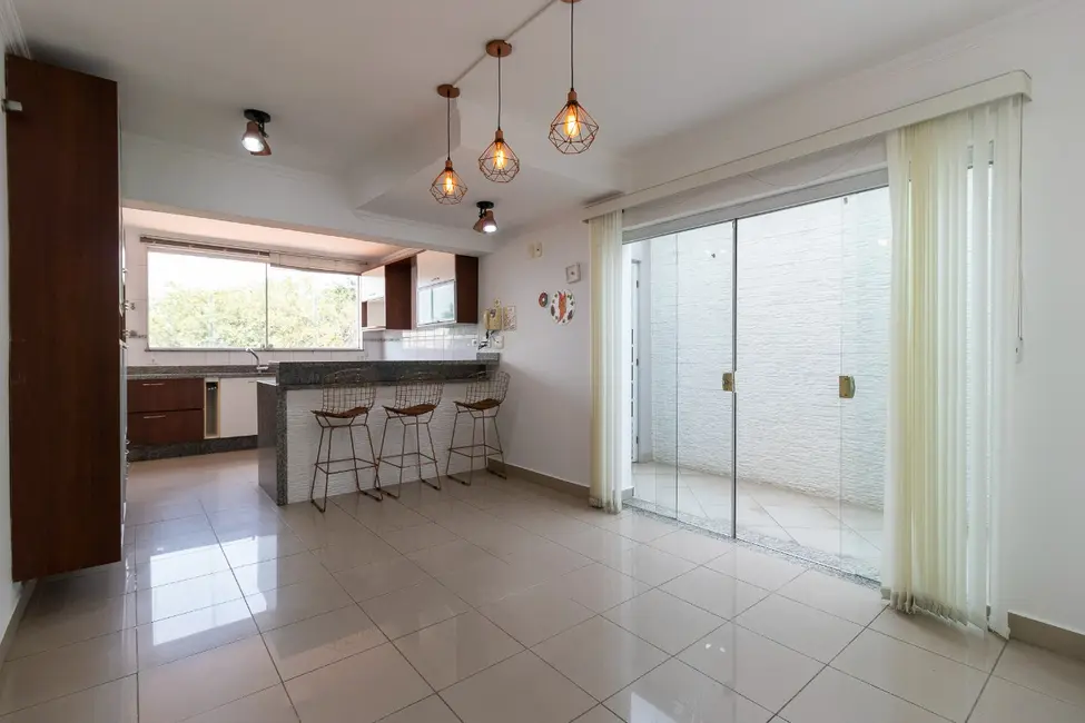 Foto 3 de Sobrado com 3 quartos à venda, 271m2 em Parque Jabaquara, São Paulo - SP