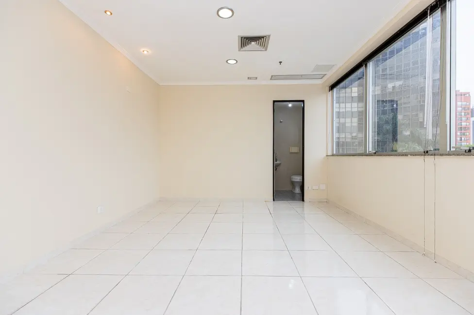 Sala Comercial à venda, 33m2 em Chácara Santo Antônio (Zona Sul), São Paulo - SP - imagem 4 Foto 4 de Sala Comercial à venda, 33m2 em Chácara Santo Antônio (Zona Sul), São Paulo - SP