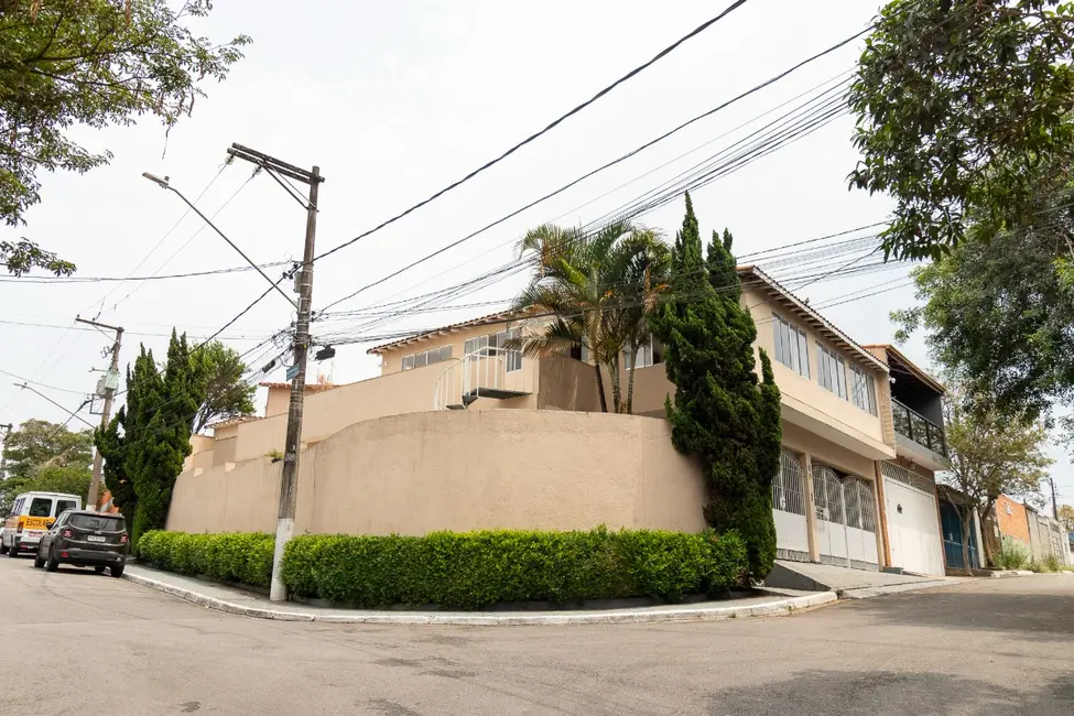 Foto 3 de Sobrado com 3 quartos à venda, 280m2 em Jardim Icaraí, São Paulo - SP