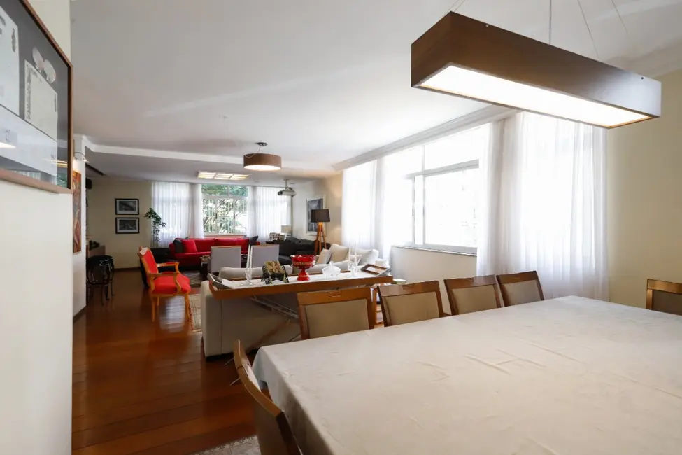 Foto 3 de Apartamento com 3 quartos para alugar, 198m2 em Higienópolis, São Paulo - SP