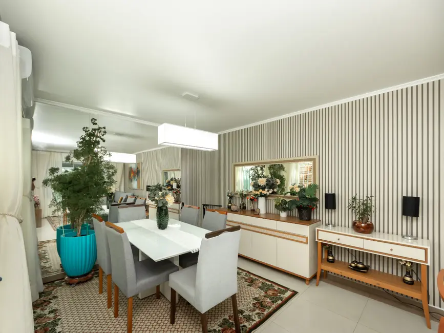 Foto 1 de Sobrado com 5 quartos à venda, 231m2 em Bosque da Saúde, São Paulo - SP