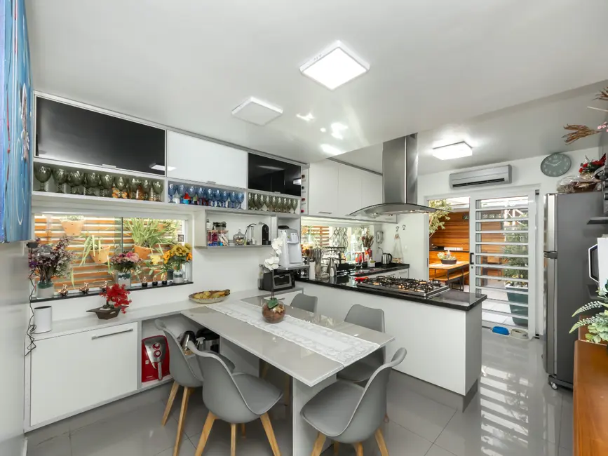 Foto 9 de Sobrado com 5 quartos à venda, 231m2 em Bosque da Saúde, São Paulo - SP