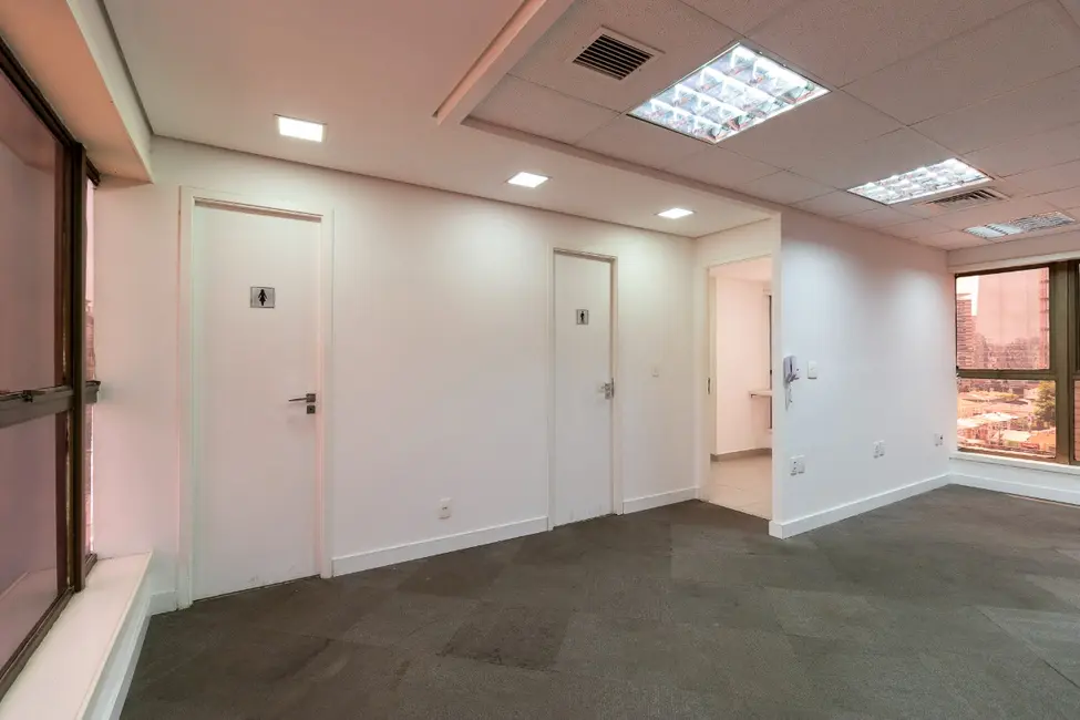 Sala Comercial à venda, 186m2 em Chácara Santo Antônio (Zona Sul), São Paulo - SP - imagem 3 Foto 3 de Sala Comercial à venda, 186m2 em Chácara Santo Antônio (Zona Sul), São Paulo - SP