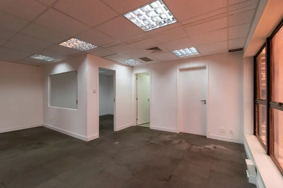 Sala Comercial à venda, 186m2 em Chácara Santo Antônio (Zona Sul), São Paulo - SP - imagem 6 Foto 6 de Sala Comercial à venda, 186m2 em Chácara Santo Antônio (Zona Sul), São Paulo - SP