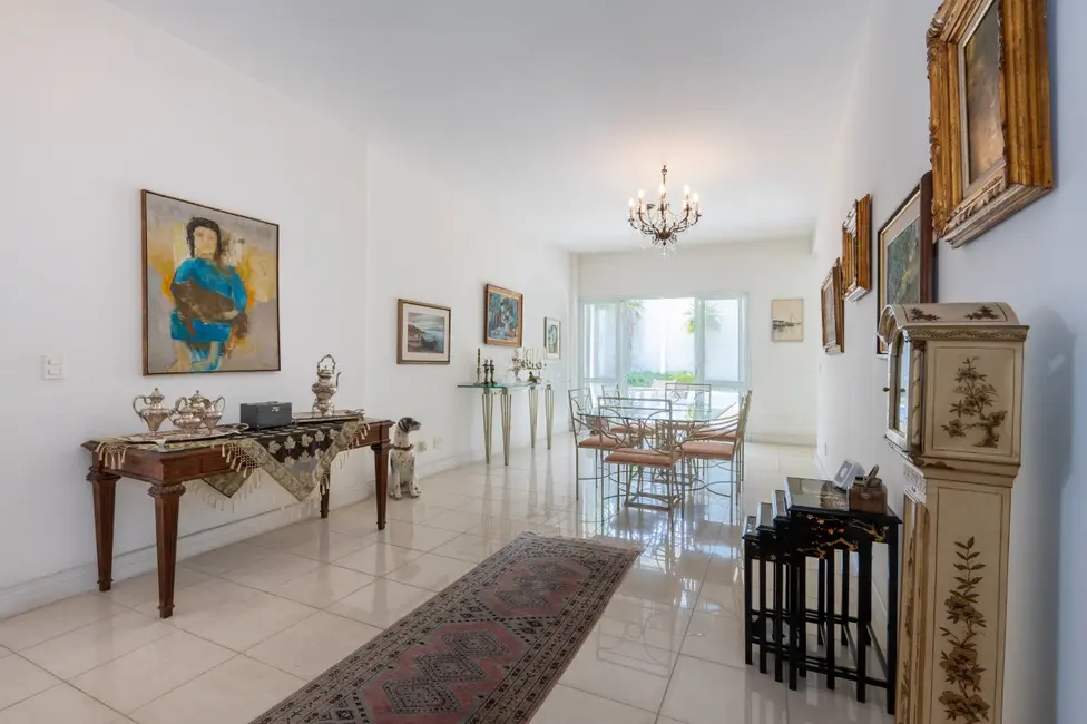 Casa com 4 quartos à venda, 613m2 em Jardim Leonor, São Paulo - SP - imagem 9 Foto 9 de Casa com 4 quartos à venda, 613m2 em Jardim Leonor, São Paulo - SP