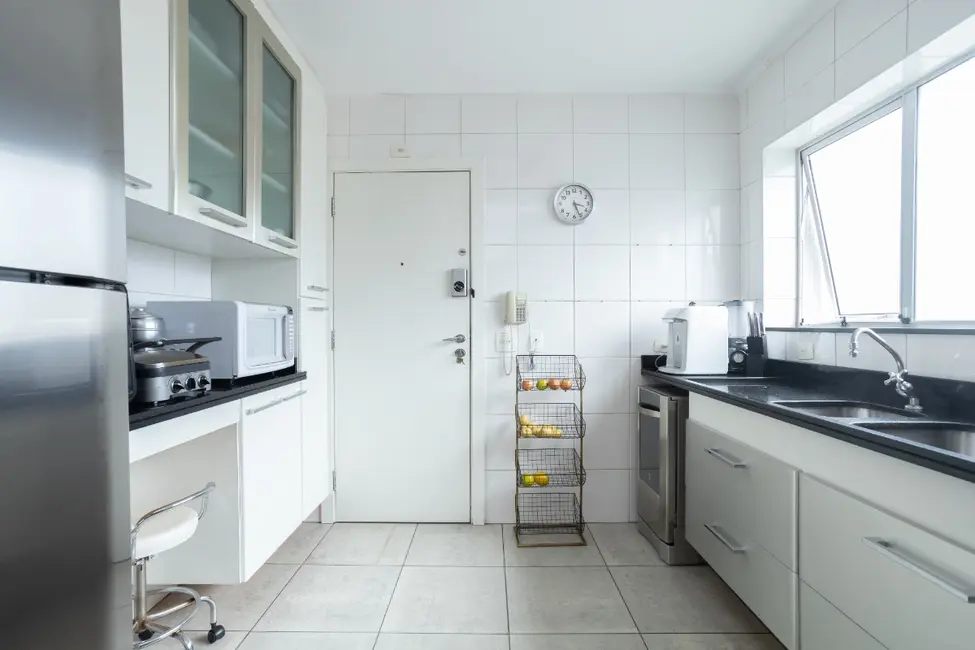 Apartamento com 3 quartos à venda, 228m2 em Itaim Bibi, São Paulo - SP - imagem 8 Foto 8 de Apartamento com 3 quartos à venda, 228m2 em Itaim Bibi, São Paulo - SP