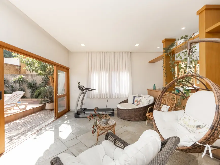 Sobrado com 4 quartos à venda, 367m2 em Butantã, São Paulo - SP - imagem 3 Foto 3 de Sobrado com 4 quartos à venda, 367m2 em Butantã, São Paulo - SP