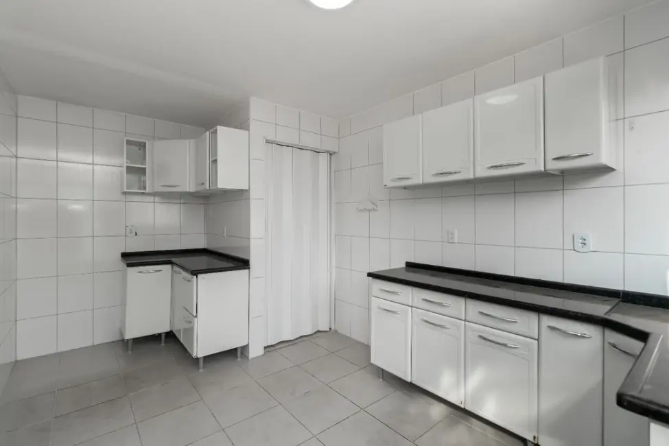 Foto 7 de Casa com 4 quartos à venda, 170m2 em Conjunto Residencial Santa Terezinha, São Paulo - SP