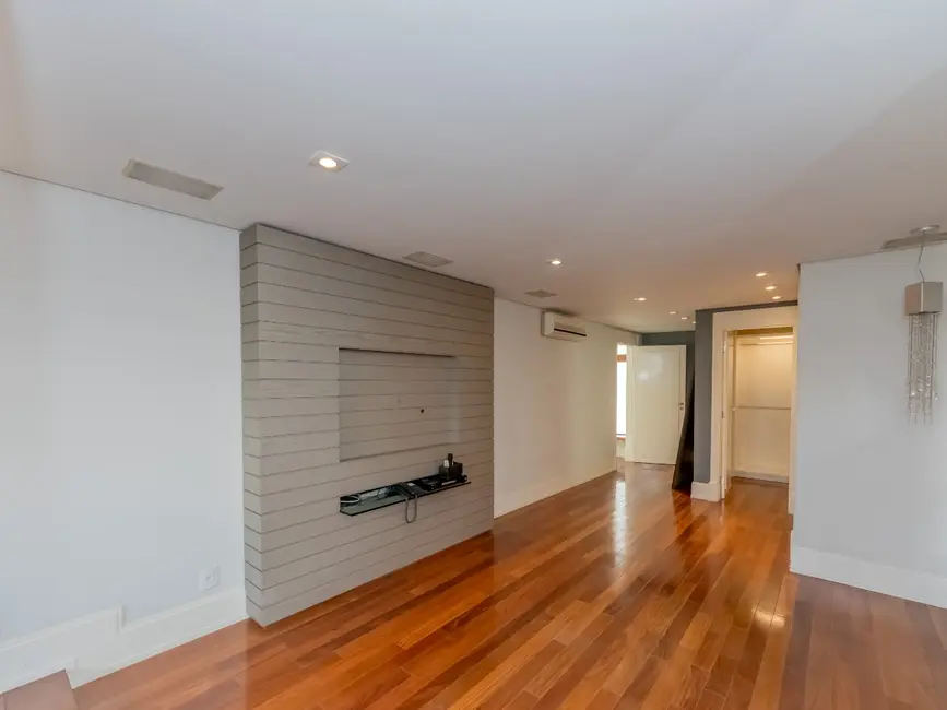 Sobrado com 4 quartos à venda, 391m2 em Vila Inah, São Paulo - SP - imagem 4 Foto 4 de Sobrado com 4 quartos à venda, 391m2 em Vila Inah, São Paulo - SP