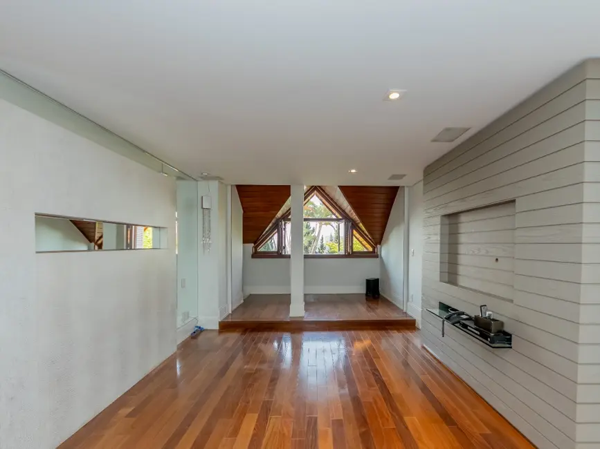 Sobrado com 4 quartos à venda, 391m2 em Vila Inah, São Paulo - SP - imagem 2 Foto 2 de Sobrado com 4 quartos à venda, 391m2 em Vila Inah, São Paulo - SP