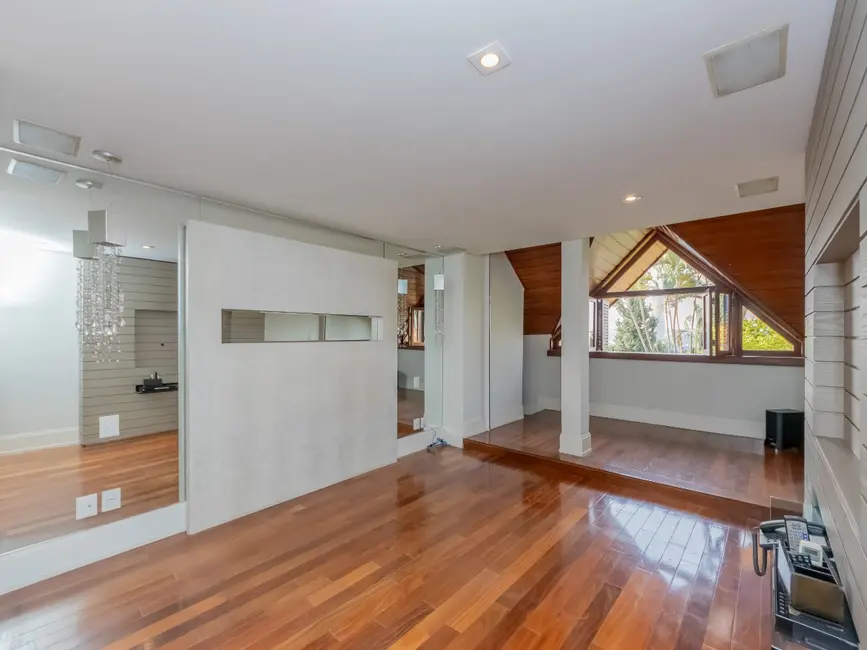 Sobrado com 4 quartos à venda, 391m2 em Vila Inah, São Paulo - SP - imagem 3 Foto 3 de Sobrado com 4 quartos à venda, 391m2 em Vila Inah, São Paulo - SP