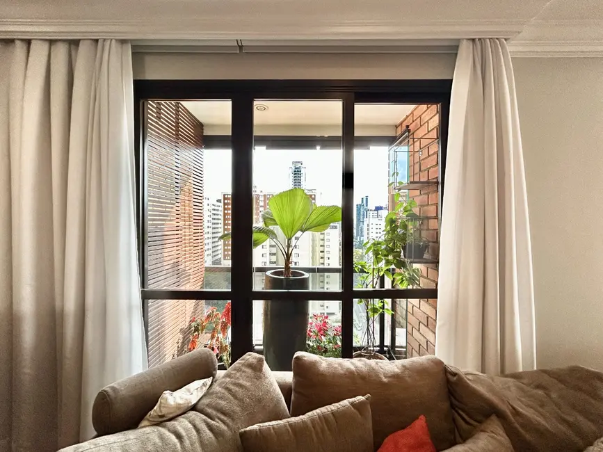 Foto 8 de Apartamento com 4 quartos à venda, 220m2 em Sumaré, São Paulo - SP