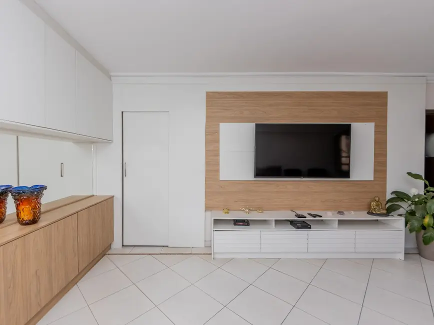 Apartamento com 3 quartos à venda, 185m2 em Vila Gumercindo, São Paulo - SP - imagem 8 Foto 8 de Apartamento com 3 quartos à venda, 185m2 em Vila Gumercindo, São Paulo - SP