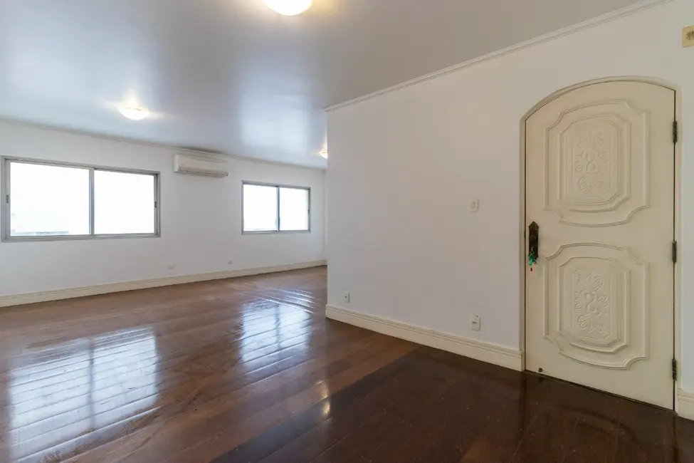 Apartamento com 3 quartos à venda, 129m2 em Itaim Bibi, São Paulo - SP - imagem 3 Foto 3 de Apartamento com 3 quartos à venda, 129m2 em Itaim Bibi, São Paulo - SP