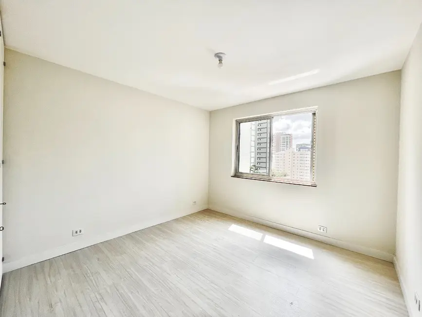 Apartamento com 3 quartos à venda, 137m2 em Vila Mariana, São Paulo - SP - imagem 1 Foto 1 de Apartamento com 3 quartos à venda, 137m2 em Vila Mariana, São Paulo - SP
