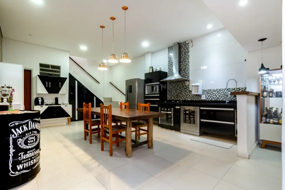 Foto 2 de Casa com 4 quartos à venda, 150m2 em Vila Mangalot, São Paulo - SP