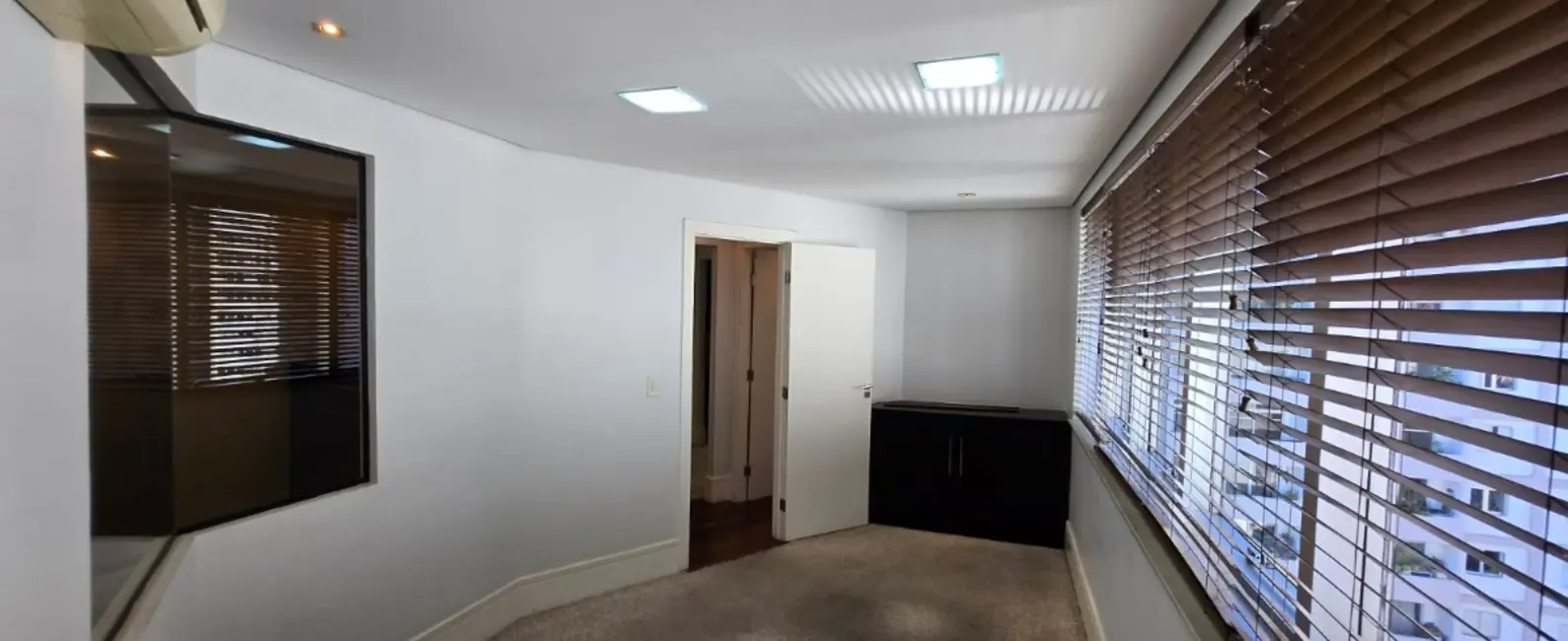 Foto 3 de Sala Comercial à venda, 60m2 em Jardim Paulistano, São Paulo - SP