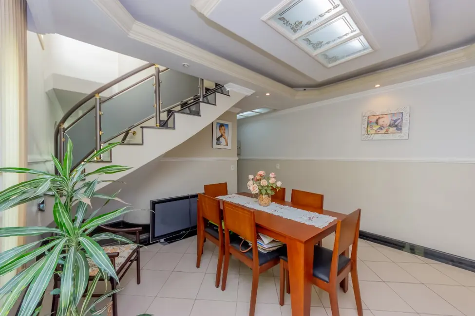 Sobrado com 3 quartos à venda, 322m2 em Vila Alpina, São Paulo - SP - imagem 6 Foto 6 de Sobrado com 3 quartos à venda, 322m2 em Vila Alpina, São Paulo - SP