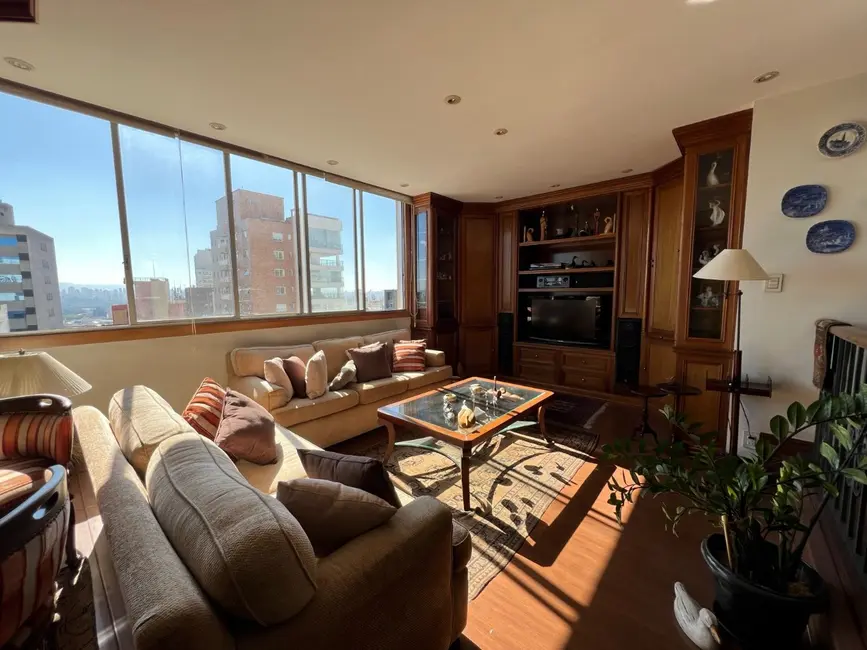 Apartamento com 3 quartos à venda, 126m2 em Santa Cecília, São Paulo - SP - imagem 1 Foto 1 de Apartamento com 3 quartos à venda, 126m2 em Santa Cecília, São Paulo - SP