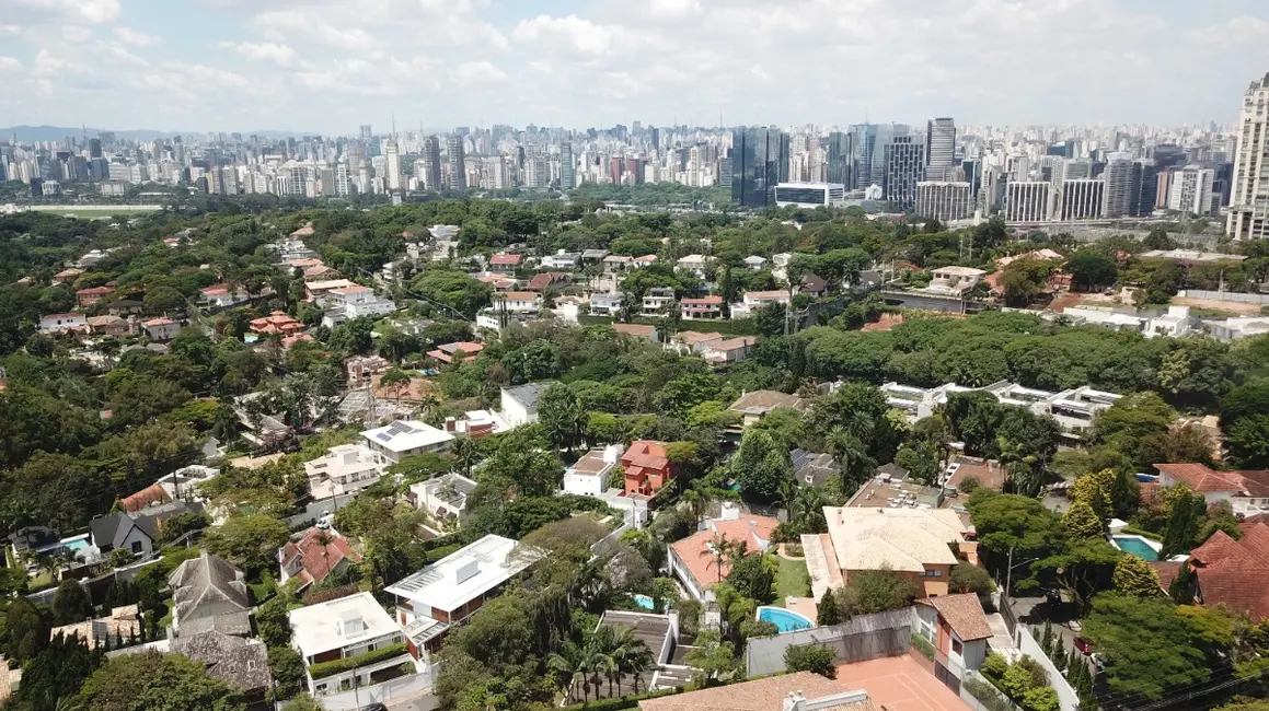 Sobrado com 4 quartos à venda, 624m2 em Jardim Sílvia (Zona Oeste), São Paulo - SP - imagem 9 Foto 9 de Sobrado com 4 quartos à venda, 624m2 em Jardim Sílvia (Zona Oeste), São Paulo - SP