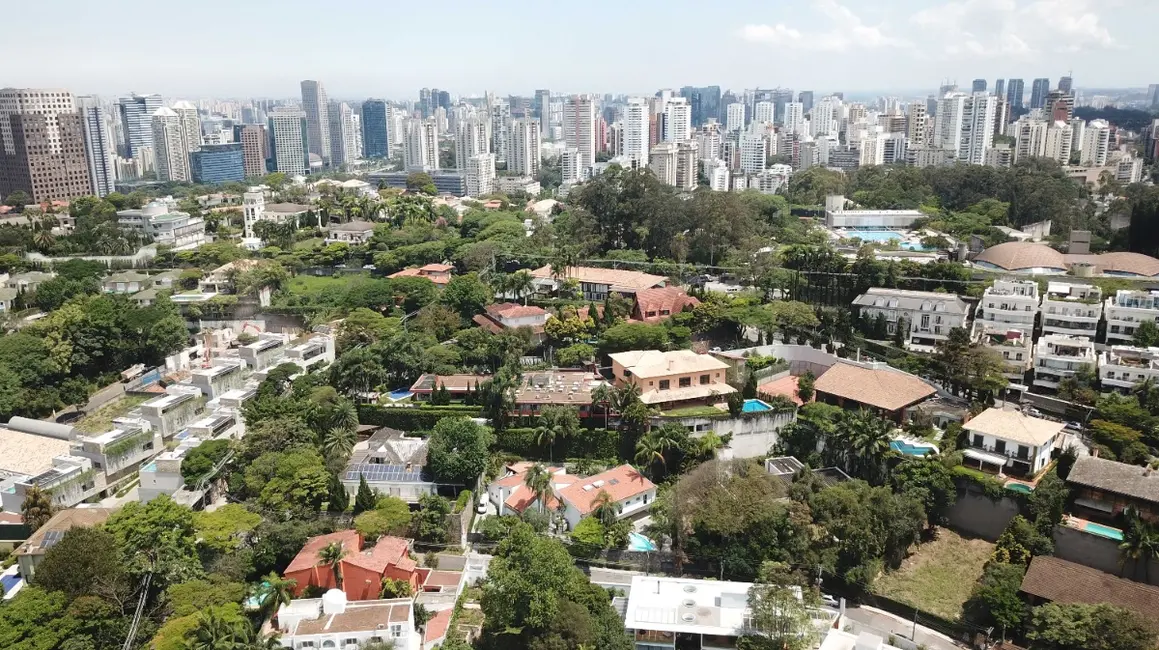 Sobrado com 4 quartos à venda, 624m2 em Jardim Sílvia (Zona Oeste), São Paulo - SP - imagem 5 Foto 5 de Sobrado com 4 quartos à venda, 624m2 em Jardim Sílvia (Zona Oeste), São Paulo - SP