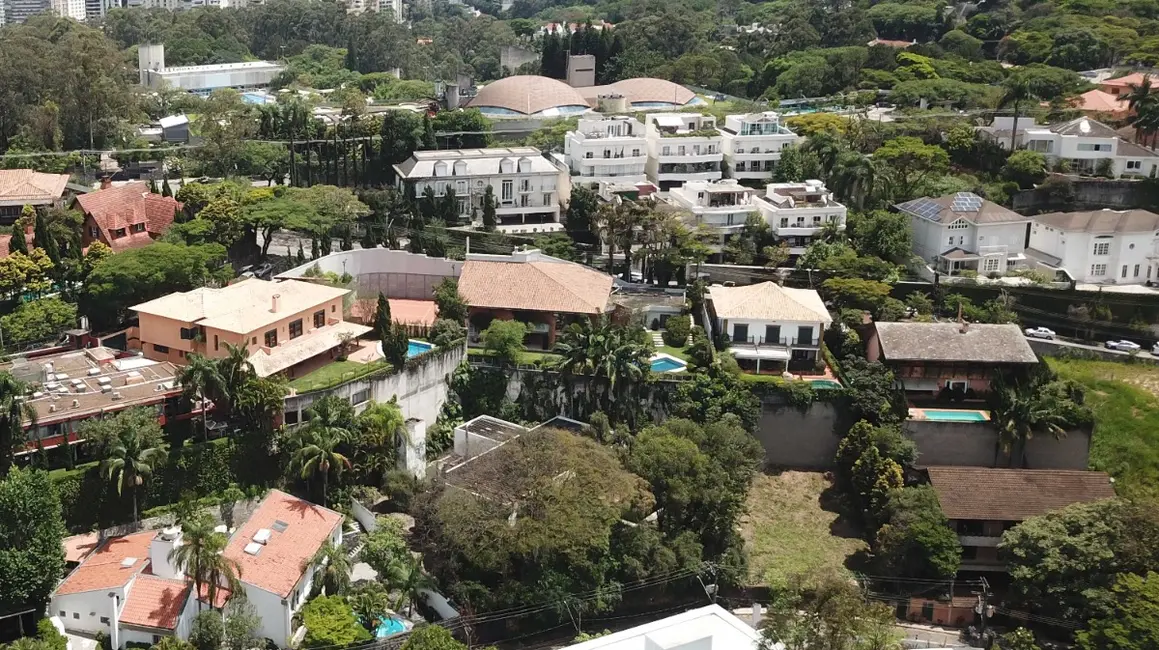 Sobrado com 4 quartos à venda, 624m2 em Jardim Sílvia (Zona Oeste), São Paulo - SP - imagem 4 Foto 4 de Sobrado com 4 quartos à venda, 624m2 em Jardim Sílvia (Zona Oeste), São Paulo - SP