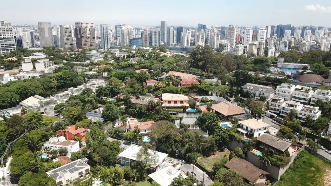 Sobrado com 4 quartos à venda, 624m2 em Jardim Sílvia (Zona Oeste), São Paulo - SP - imagem 6 Foto 6 de Sobrado com 4 quartos à venda, 624m2 em Jardim Sílvia (Zona Oeste), São Paulo - SP