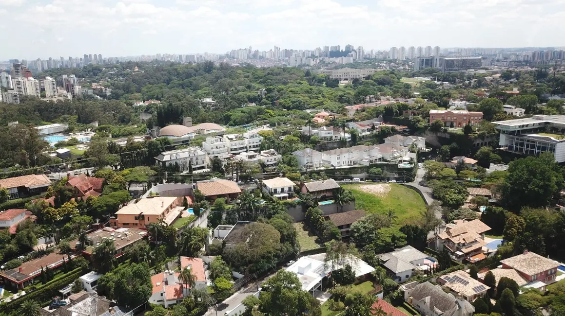 Sobrado com 4 quartos à venda, 624m2 em Jardim Sílvia (Zona Oeste), São Paulo - SP - imagem 8 Foto 8 de Sobrado com 4 quartos à venda, 624m2 em Jardim Sílvia (Zona Oeste), São Paulo - SP