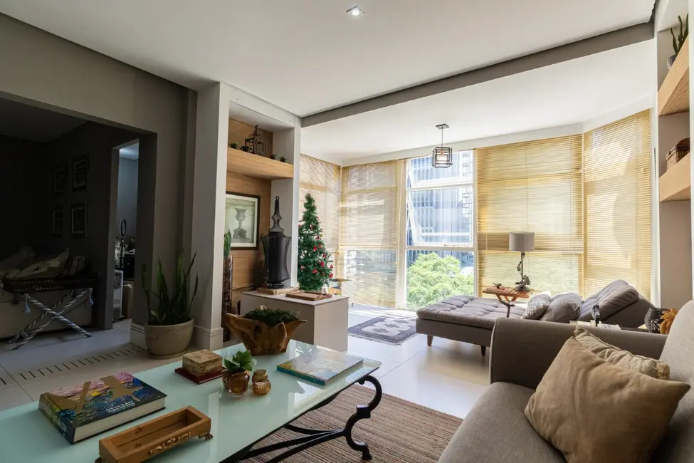Apartamento com 3 quartos à venda, 141m2 em Jardim Paulista, São Paulo - SP - imagem 1 Foto 1 de Apartamento com 3 quartos à venda, 141m2 em Jardim Paulista, São Paulo - SP