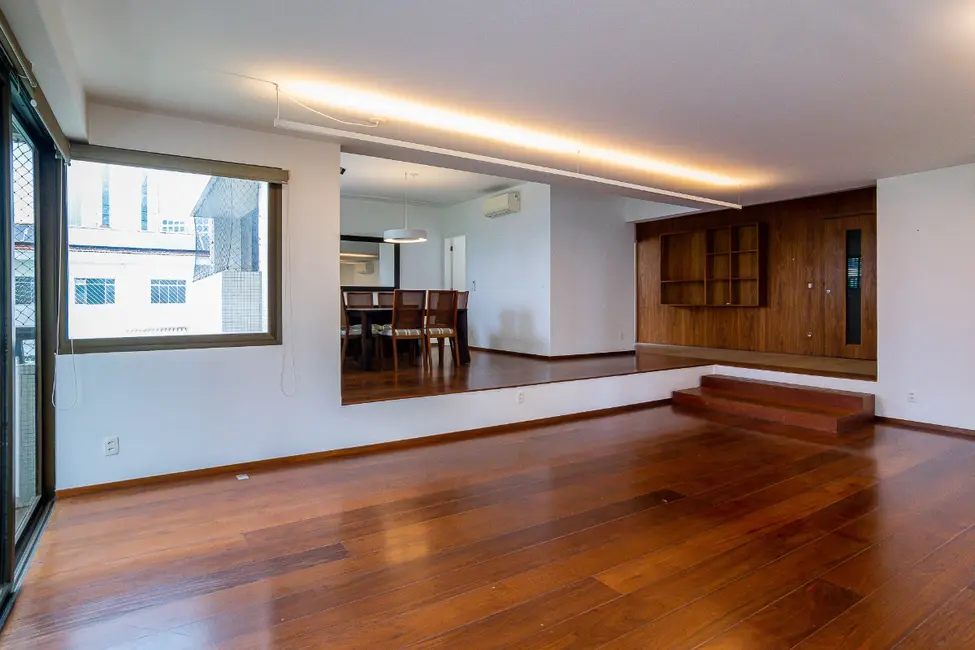 Foto 3 de Apartamento com 3 quartos à venda, 287m2 em Aclimação, São Paulo - SP