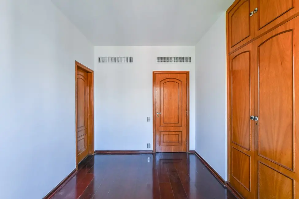 Foto 9 de Apartamento com 3 quartos à venda, 256m2 em Vila Nova Conceição, São Paulo - SP