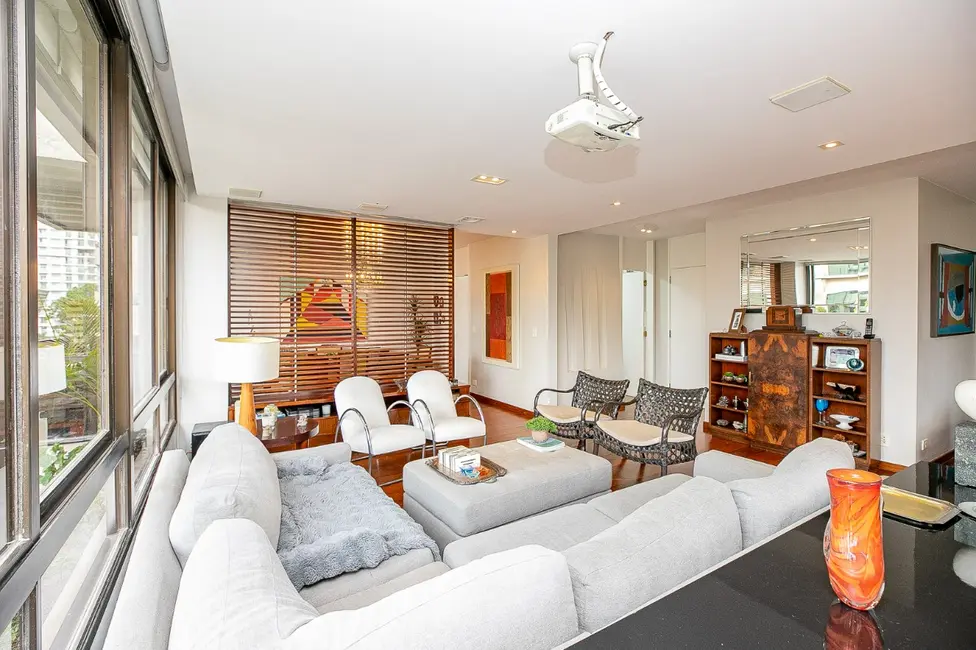 Foto 8 de Apartamento com 3 quartos para alugar, 225m2 em Itaim Bibi, São Paulo - SP