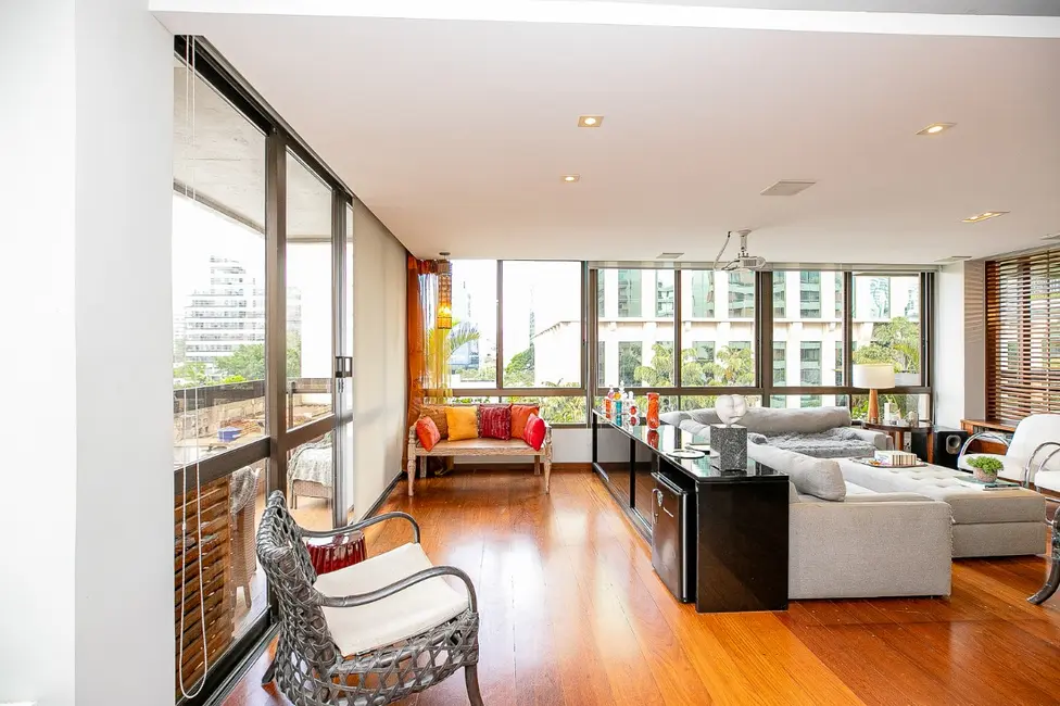 Foto 6 de Apartamento com 3 quartos para alugar, 225m2 em Itaim Bibi, São Paulo - SP