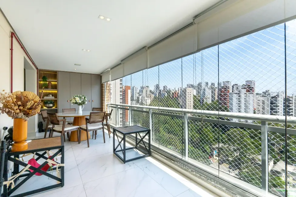 Apartamento com 4 quartos à venda, 200m2 em Vila Andrade, São Paulo - SP - imagem 2 Foto 2 de Apartamento com 4 quartos à venda, 200m2 em Vila Andrade, São Paulo - SP