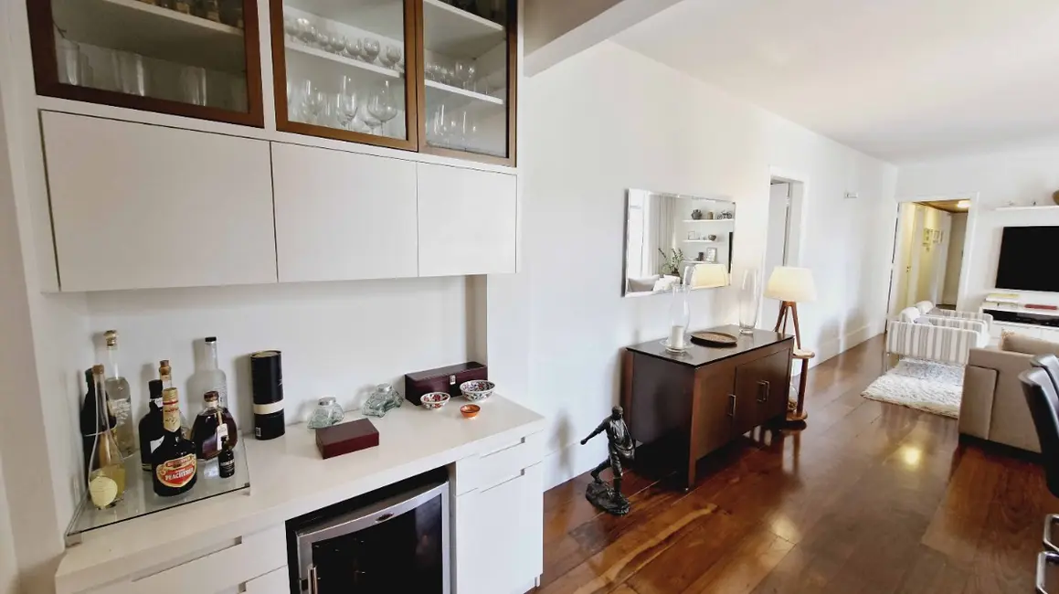 Apartamento com 3 quartos à venda, 127m2 em Jardim Paulista, São Paulo - SP - imagem 8 Foto 8 de Apartamento com 3 quartos à venda, 127m2 em Jardim Paulista, São Paulo - SP