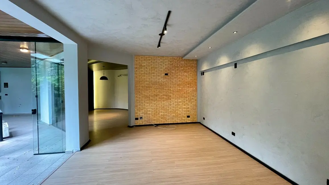 Casa com 5 quartos à venda, 810m2 em Jardim das Bandeiras, São Paulo - SP - imagem 2 Foto 2 de Casa com 5 quartos à venda, 810m2 em Jardim das Bandeiras, São Paulo - SP