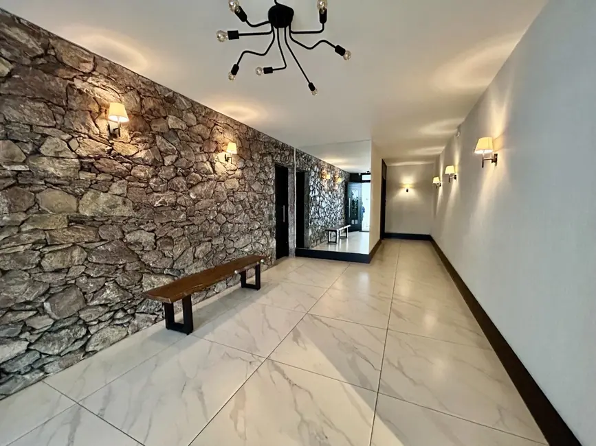 Apartamento com 3 quartos à venda, 145m2 em Santa Cecília, São Paulo - SP - imagem 3 Foto 3 de Apartamento com 3 quartos à venda, 145m2 em Santa Cecília, São Paulo - SP