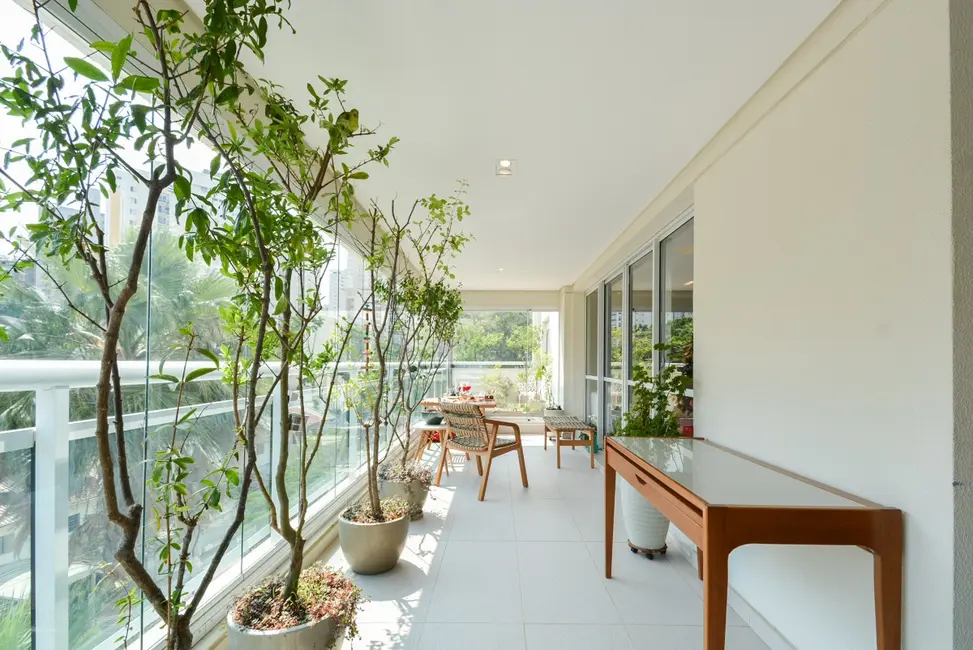 Foto 2 de Apartamento com 4 quartos à venda, 200m2 em Vila Mariana, São Paulo - SP