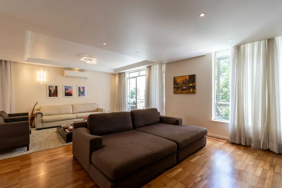 Foto 2 de Apartamento com 3 quartos à venda, 224m2 em Jardim Paulista, São Paulo - SP