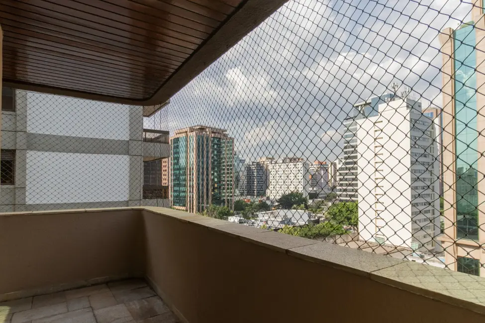 Foto 2 de Apartamento com 3 quartos à venda, 209m2 em Itaim Bibi, São Paulo - SP